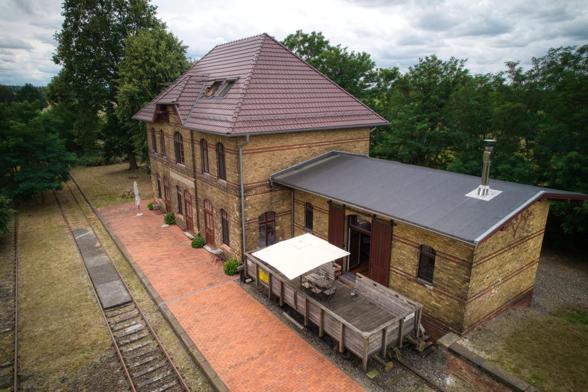 Ferienwohnungen Bahnhof Werder Йютербог Экстерьер фото